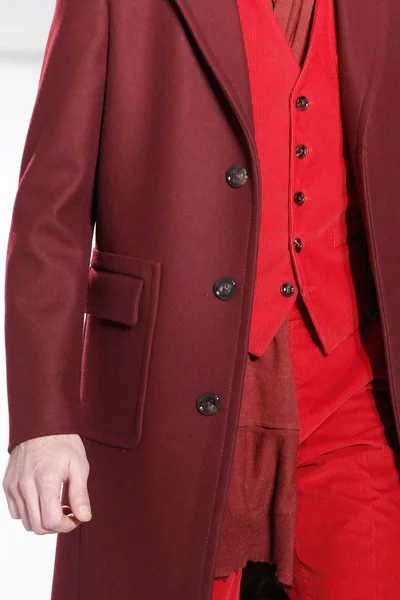 Look 16